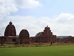 http://upload.wikimedia.org/wikipedia/commons/thumb/f/f0/Group_of_monuments_At_Pattadakal.jpg/250px-Group_of_monuments_At_Pattadakal.jpg